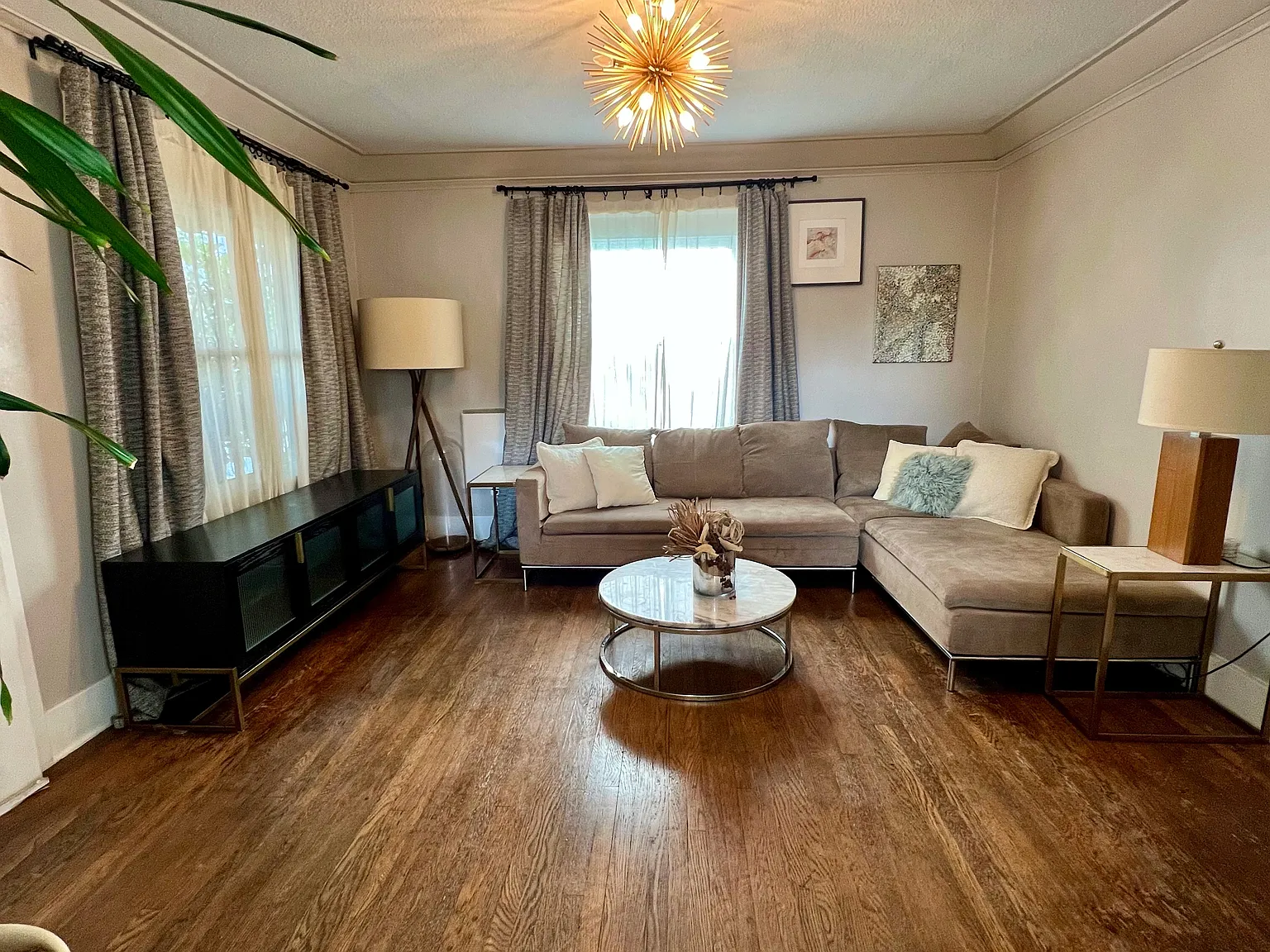 2 bed, 1080 sqft, $4,200 — Photo 3