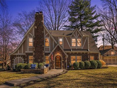 6701 Brookside Rd, Kansas City, MO, 64113