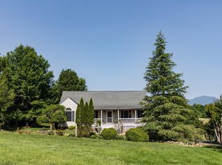 206 Meadowhill Cir, Goode, VA 24556