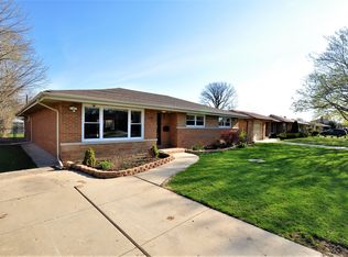 4440 W Greenleaf Ave, Lincolnwood, IL 60712