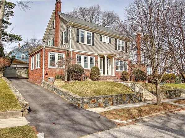 12 Holly St, Providence, RI 02906
