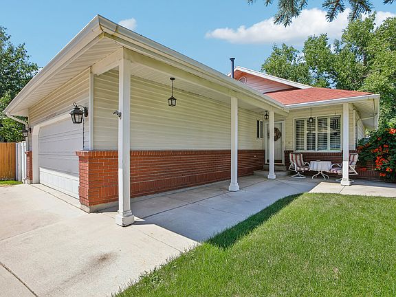 2nd image of 2936 Westcove Dr