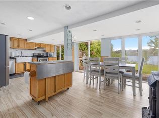 432 Lake Shore Dr, Warwick, RI 02889