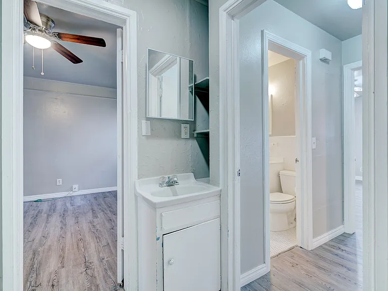 2845 Cambridge Ct — Photo 33