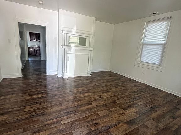 3rd image of 2412 Lamberts Ave