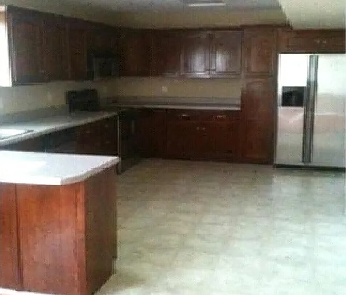 558 Hampton Way — Photo 1