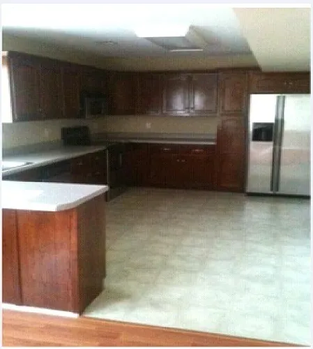 558 Hampton Way Photo 1