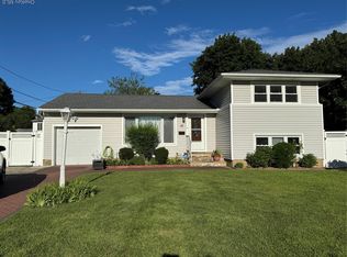 10 Otsego Pl, Commack, NY 11725