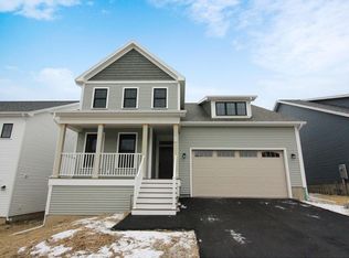 33 Split Rock Ct, South Burlington, VT 05403