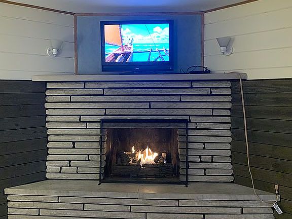 Gas fireplace