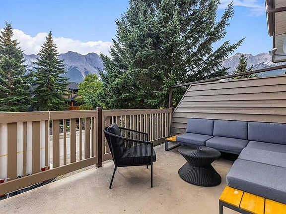 4th image of 822 SE 5th St #4