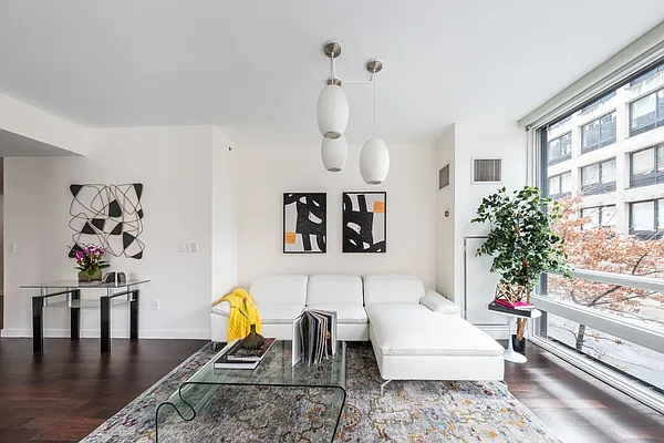 Sold by Industrie Residential | media 5