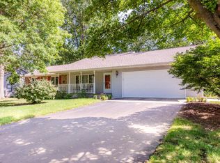 1760 Meadow Grove Pl, Saint Joseph, MI 49085
