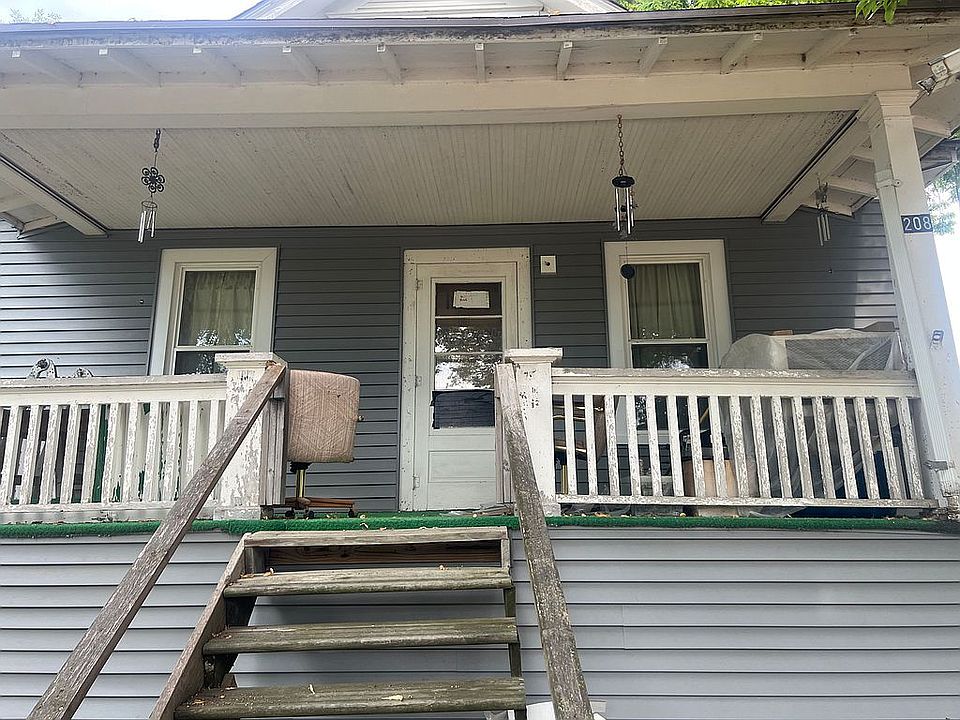 Front facing west 