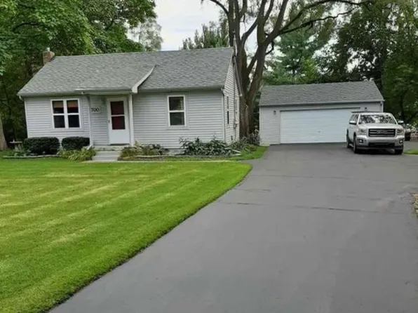 9700 Hyne Rd, Brighton, MI 48114