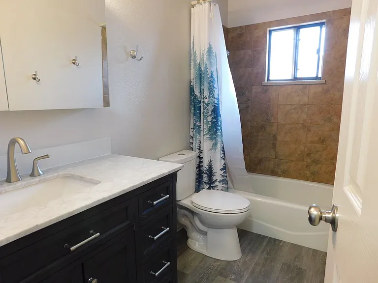 1302 Glenwood Ave — Photo 9