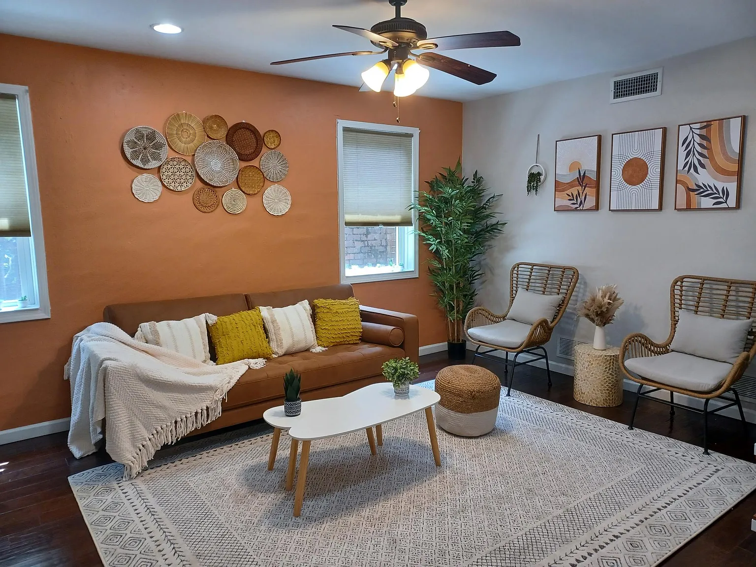 1645 Loring Dr NW — Photo 1