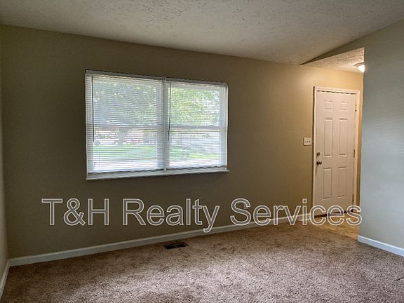 4th image of 5306 Yucatan Dr