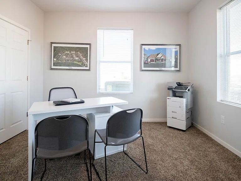 Aspen Grove Apartments — Photo 12