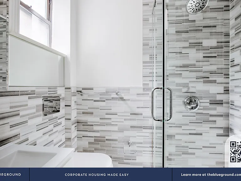 434 W 52nd St #5 — Photo 10