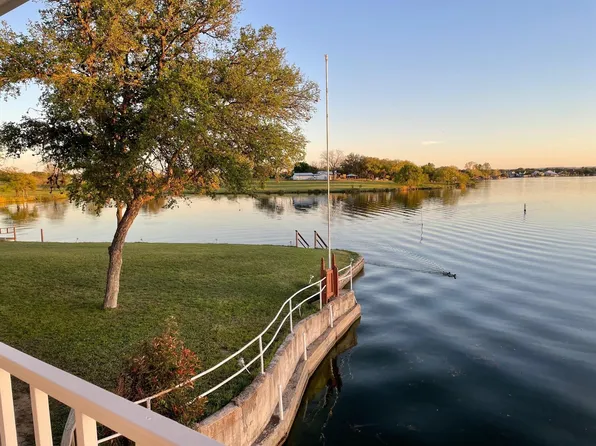 115 Weeping Willow Road, Highland Haven, TX 78654