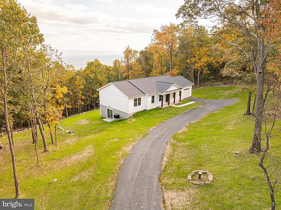 2nd image of 903 Rockwood Trl