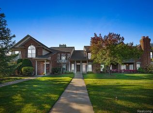 3607 Oakmonte Blvd, Rochester, MI 48306