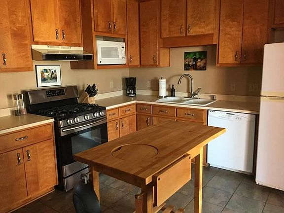4th image of 5520 El Encanto Pl NE
