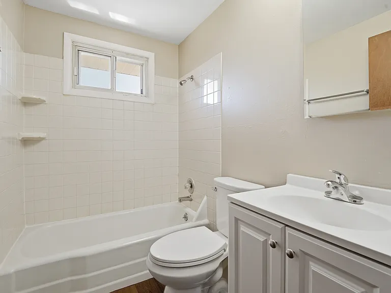 1114 Melrose Ct #1 — Photo 3