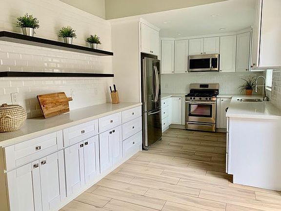 3rd image of 4442 Palm Ave