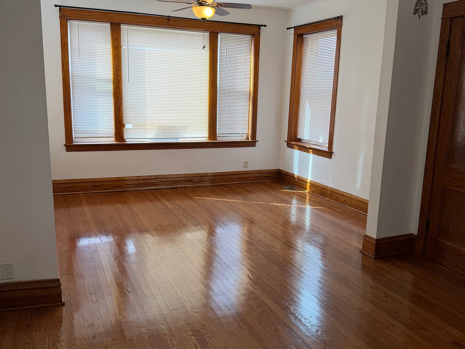 2 bed, 750 sqft, $1,400 — Photo 2