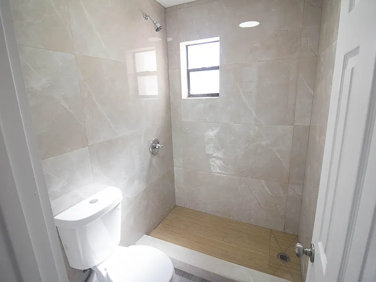 223 SE 11th Ave #223 — Photo 17