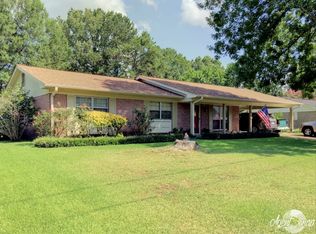 504 Meadowview Dr, Starkville, MS 39759