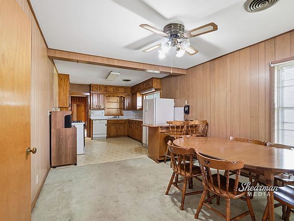 4th image of 207 S California St