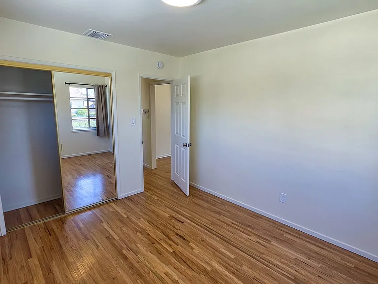 15422 Woodcrest Dr — Photo 10
