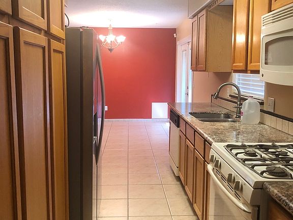 5th image of 392 Brittany Cir
