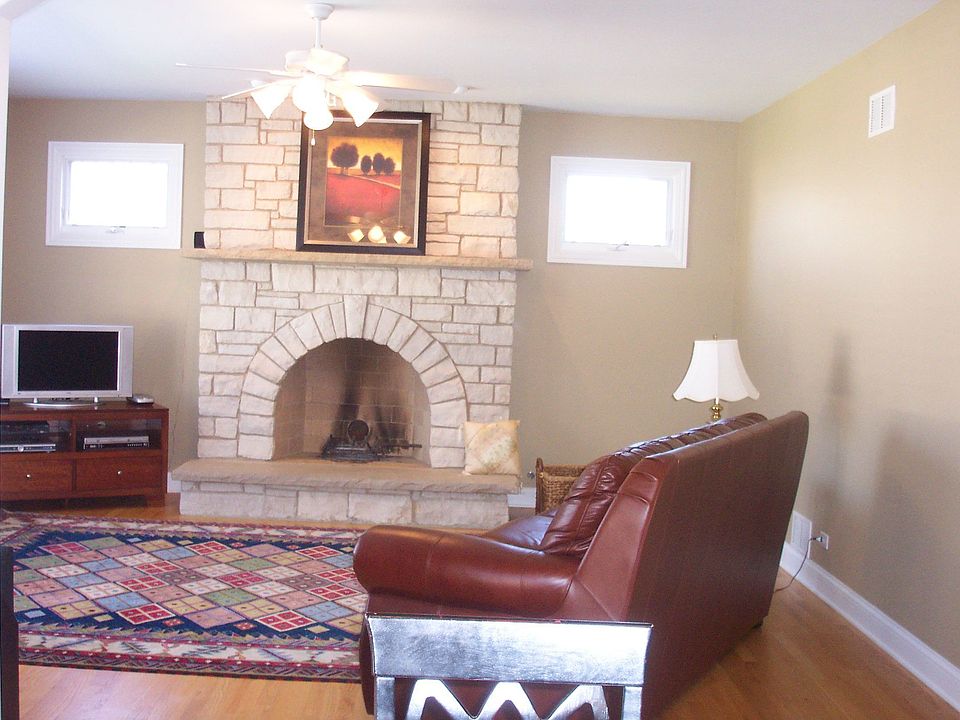 Family room/fireplace