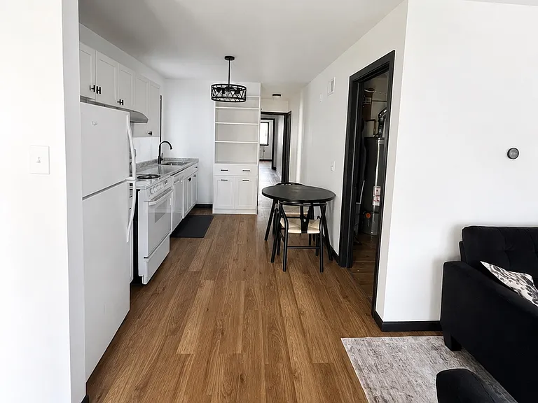 7723 W 61st Pl — Photo 2