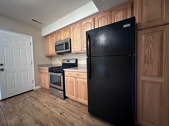 5th image of 5338 SE Woodland Dr #0