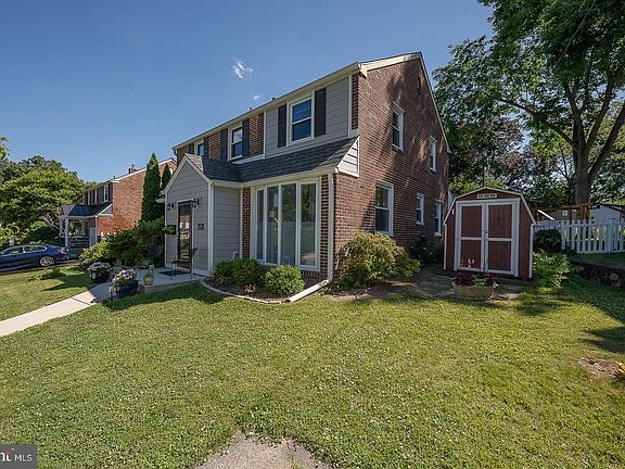 3rd image of 425 Campbell Ave