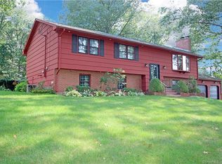 26 Sachem Dr, North Haven, CT 06473