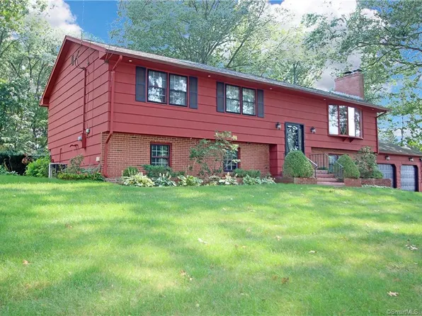 26 Sachem Drive, North Haven, CT 06473