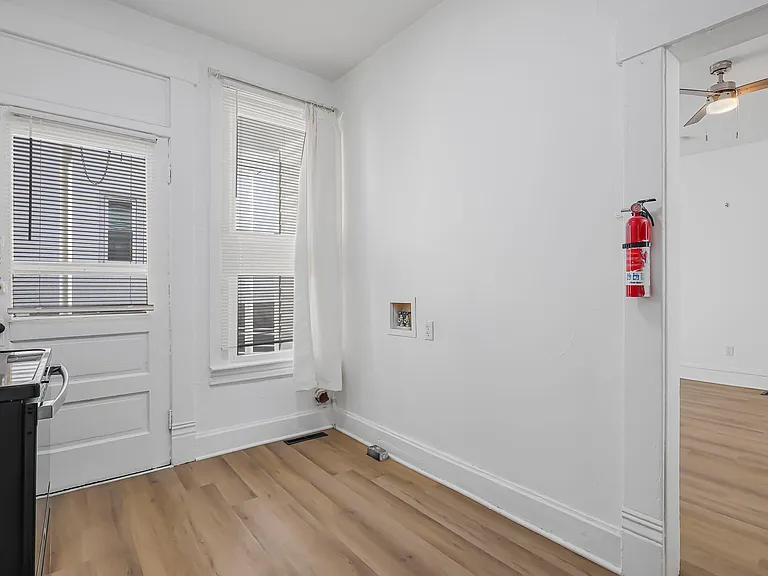 46 W Como Ave — Photo 7