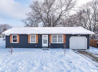 4661 Hitching Post Ct, Davenport, IA 52806