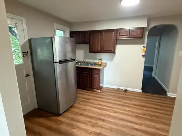 Ridley Town Manor, 1201-1215 Holland St #323, Crum Lynne, PA 19022