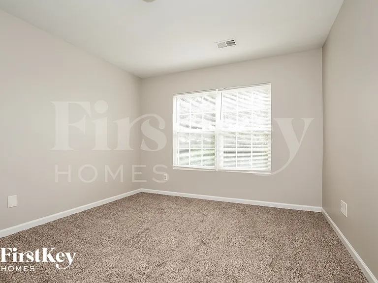 1531 Pecan Ln — Photo 13