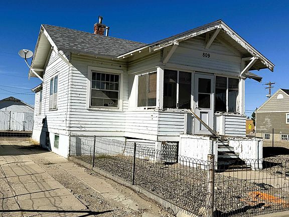 2nd image of 809 Robertson Ave