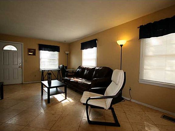 3rd image of 210 Rockin Hill Dr SW