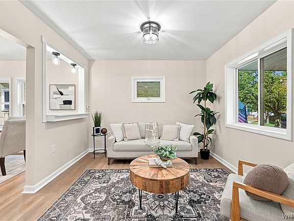 4th image of 16 Prairie Ave