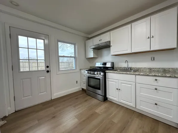 (undisclosed Address), West Islip, NY 11795